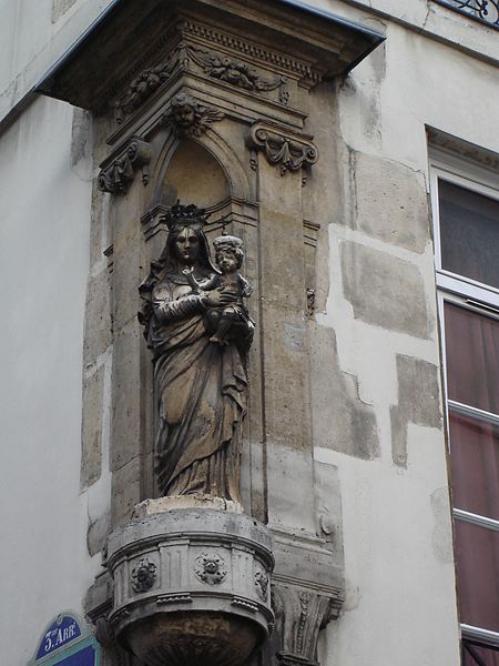 450px-Rue_Turenne-_Virgin_Statue