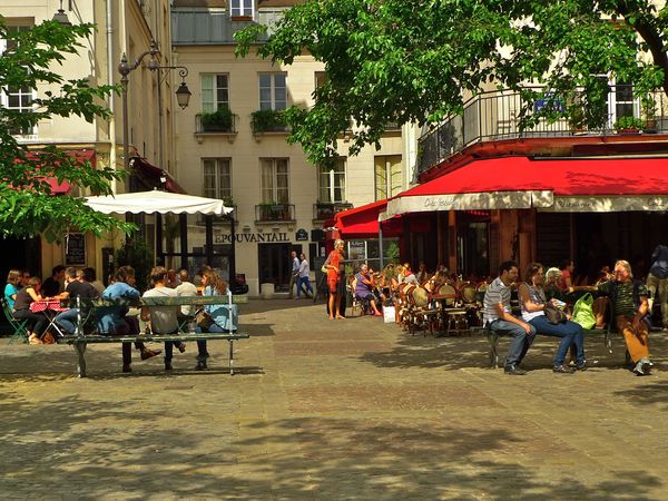 Vivre le Marais, Vivre Paris centre !: L' incontournable adresse de la rue  du Bourg-Tibourg (IVe)