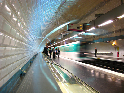 Passage_metro_paris