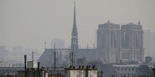 4383395_3_eed2_paris-dans-un-nuage-de-pollution-le-14-mars_b1720fcdd2cb9f3d7f46da1cf49da2e1