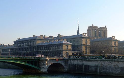 800px-Pompidou_Centre_building_technology