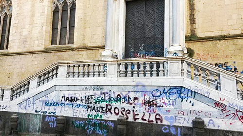 Sta chiara escalier