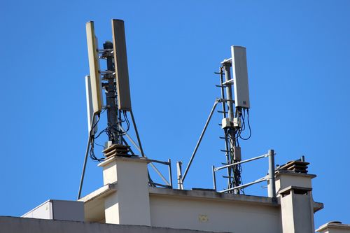06639034-photo-antennes-relais-gsm