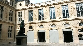 Carnavalet cour d'honneur 18 09 15