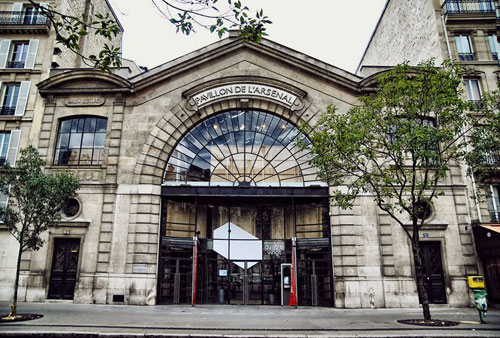 Facade-le-pavillon-de-l-arsenal-paris-hotel-jeanne-d-arc-marais