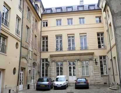 Vigny façade sur cour