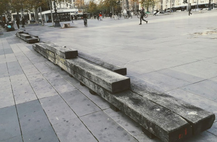 Banc bois en série république 24 11 20