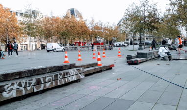 Bancs bois tagués république 24 11 20